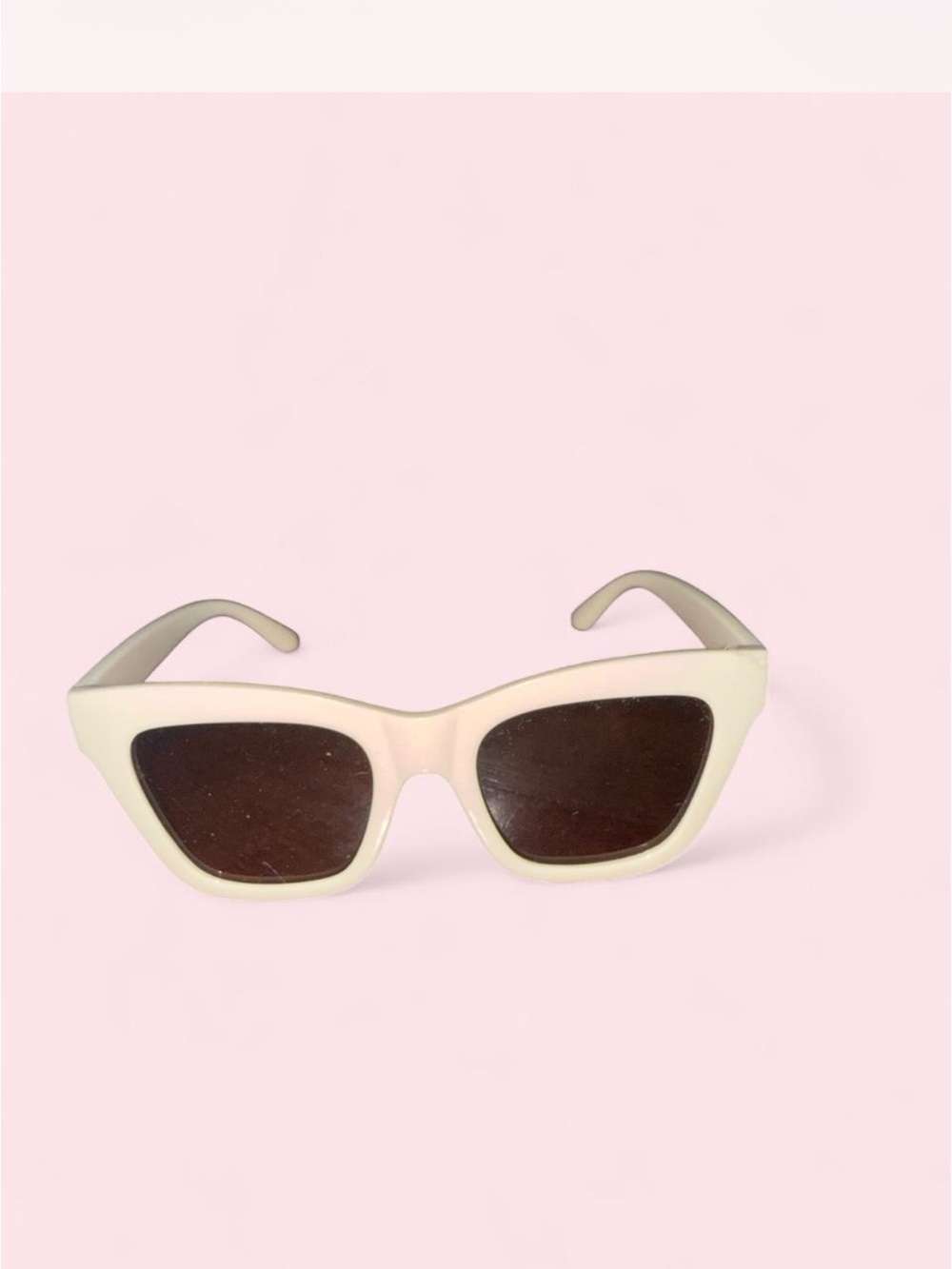 Women’s Cream Cat-Eye Sunglasses with Dark Lenses - Chic Sunwear